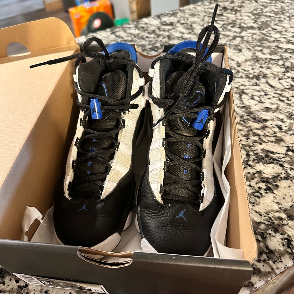 Boys Nike Air Jordan’s sz 6.5